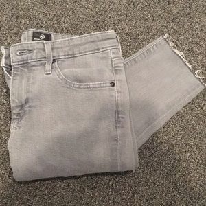 Gray skinning jeans